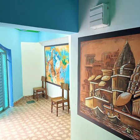 Trinetra Inn Варанаси Экстерьер фото